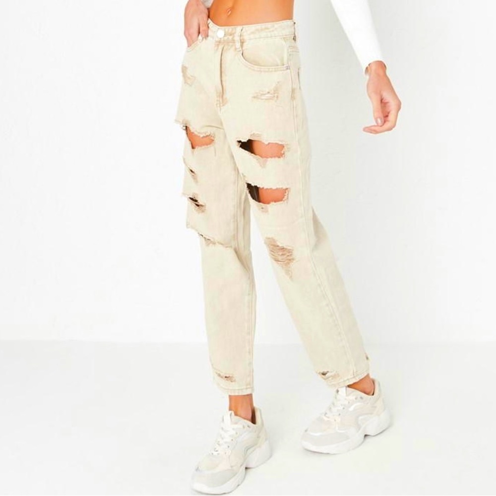NWT Missguided Riot High Rise Distressed Mom Jeans in Stone